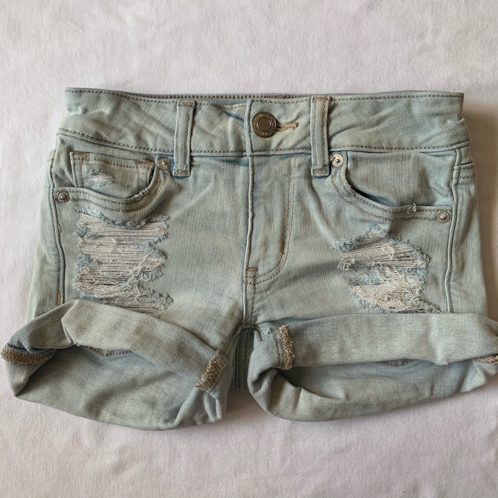 American Eagle Women Light Wash Ripped Denim Short